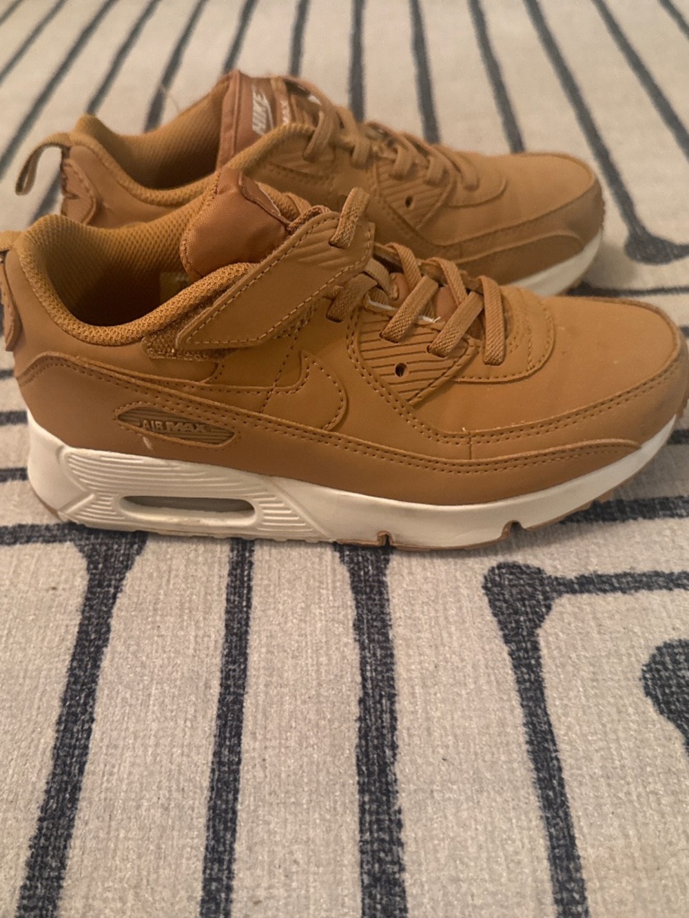 Nike Max 90 Easy On Kids Sneakers